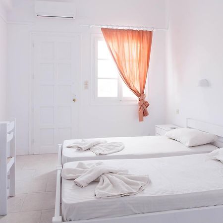 Claire Hotel Antiparos Exterior photo